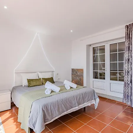 Apartment Grandview 1 *